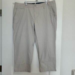 NWT Eddie Bauer Legend Wash Slightly Curvy Straight Leg Capri Plus size 16